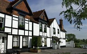 Waterside Inn  3*
